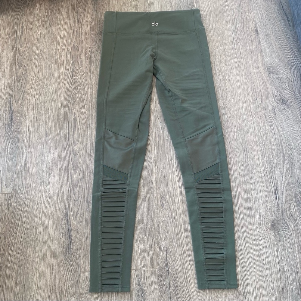 ALO Yoga Womens High Waist Moto Leggings - Seagrass